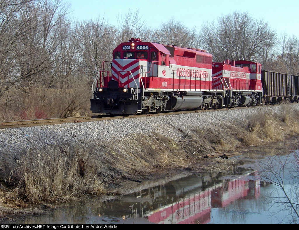 WSOR 4006 leads a 5-car daylight JMA